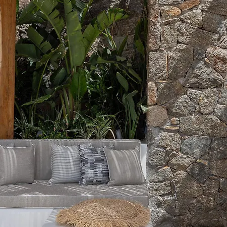 Horizon Majesty * Mykonos Town