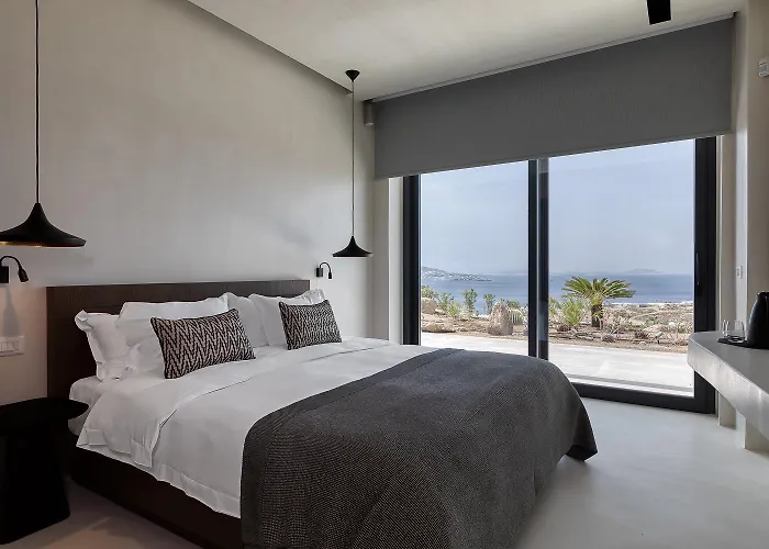 Horizon Majesty * Mykonos Town