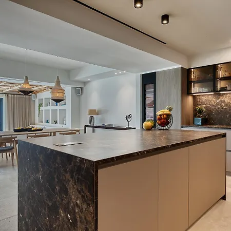 Horizon Majesty * Mykonos Town